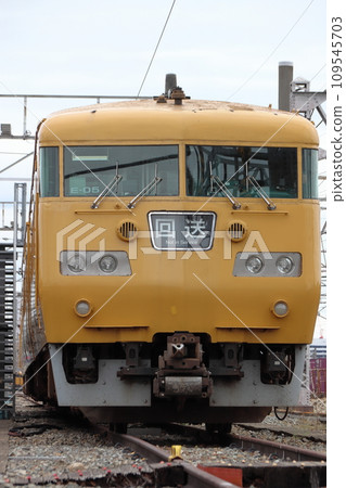 117 series train parked at Shimonoseki General Vehicle Depot Okayama Train Branch 109545703