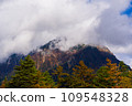 穗高山脈和秋葉變幻的自然 109548328