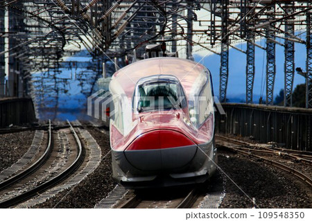 秋田新幹線E6系列“小町”在那須鹽原站前往秋田 109548350