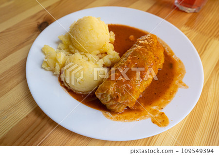 Cabbage Rolls with Mashed Potatoes, Cabbage Rolls Stuffed with Ground Meat and Rice 109549394