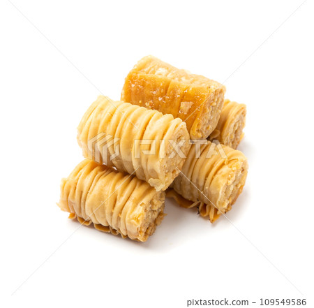 Rolled Baklava Isolated, Ramadan Dessert Roll, Eastern Sweet Pastries 109549586