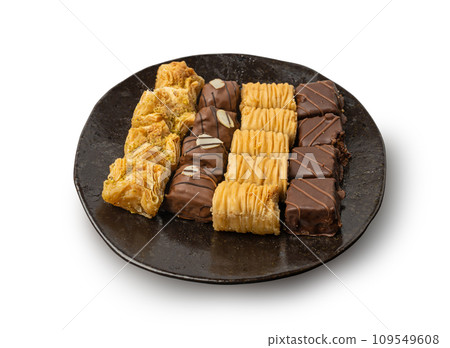 Baklava Isolated, Small Ramadan Dessert, Eastern Sweet Filo Pastries, Turkish Honey Baklawa, Oriental Desert 109549608