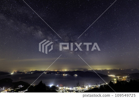 瀨戶內春天的星空，群島美麗天空的銀河 109549725