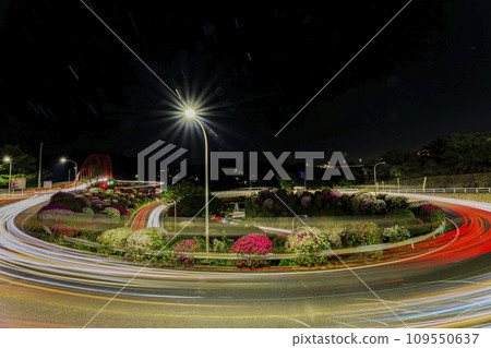 Light traces of Ondo Ohashi Loop Road with azaleas in bloom 109550637