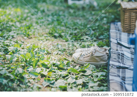 Leisure seat and shoes taken off 109551072