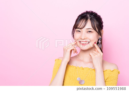 Beauty of young women 109551988