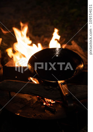 bonfire iron frying pan cooking camping cooking camping image 109554031