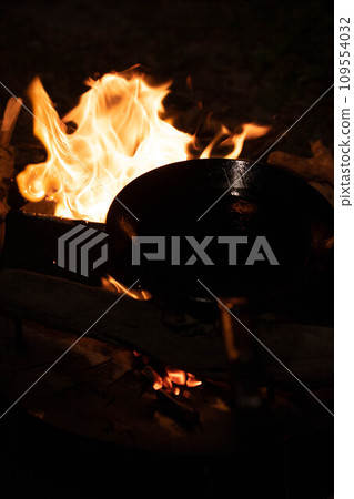 bonfire iron frying pan cooking camping cooking camping image bonfire iron frying pan cooking camping cooking camping image 109554032