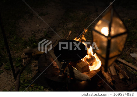 flame bonfire burning cooking camping cooking frying pan flame bonfire burning cooking camping cooking frying pan 109554088