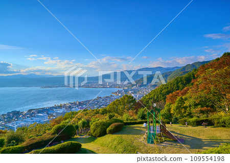 Autumn view of the northwest side from Tateishi Park in Suwa City, Nagano Prefecture (Lake Suwa, Suwa City, Shimosuwa Town, etc.) 109554198