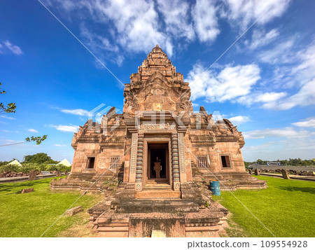 Prasat Muang Tam at Buriram Castle in Thailand 109554928