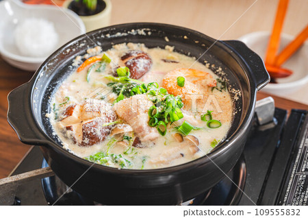 口感溫和的芝麻豆漿火鍋 109555832