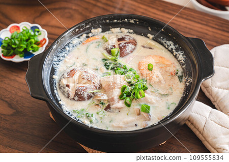 口感溫和的芝麻豆漿火鍋 109555834