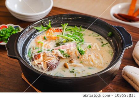 口感溫和的芝麻豆漿火鍋 109555835