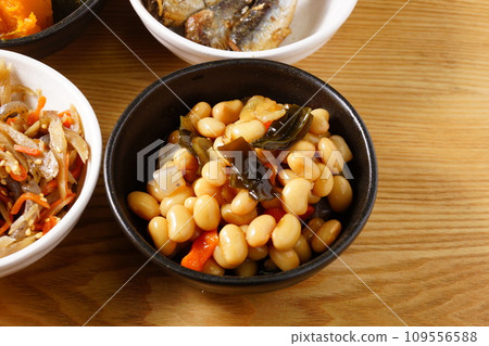 Gomoku beans side dish 109556588