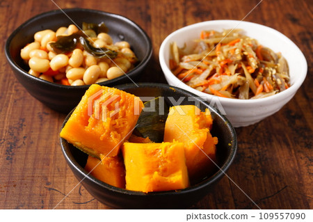 Japanese small bowl dishes Japanese small bowl dishes 109557090