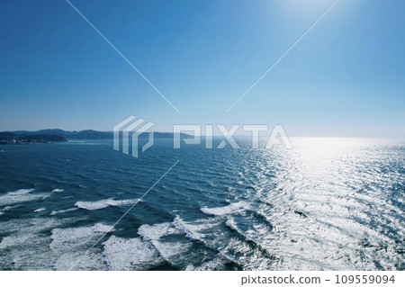 用無人機拍攝的海上照片 109559094