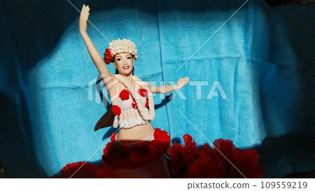 Hula dance, woman dancing hula Hula dance, woman dancing hula 109559219