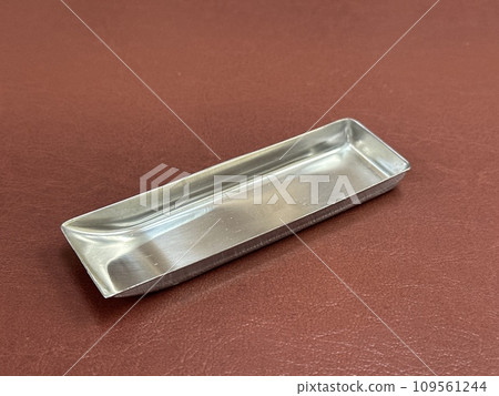 Petri dish Petri dish 109561244