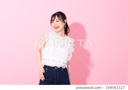 Beauty of young women 109561527