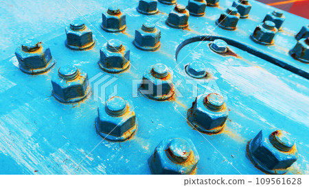 橋樑鋼結構螺栓、螺帽、墊圈等特寫圖 109561628