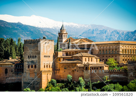 Granada 109561820