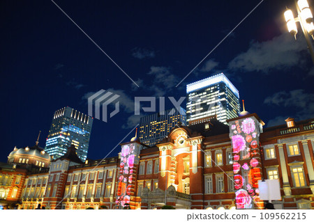 東京站丸之內口前的夜景與燈光 東京站丸之內口前的夜景與燈光 109562215