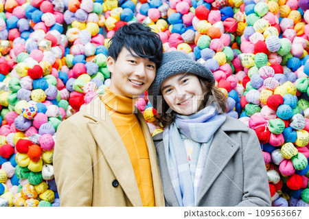 京都八坂耕心堂的庫庫裡猴和男人和女人 京都八坂耕心堂的庫庫裡猴和男人和女人 109563667