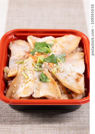 Nodoguro bowl bento 109565038