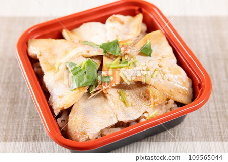 Nodoguro bowl bento 109565044