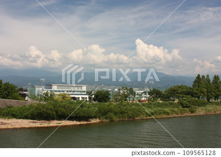 日育體育學院外的北阿爾卑斯山立山山脈 109565128