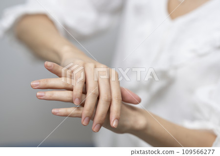 30多歲女人的手 109566277