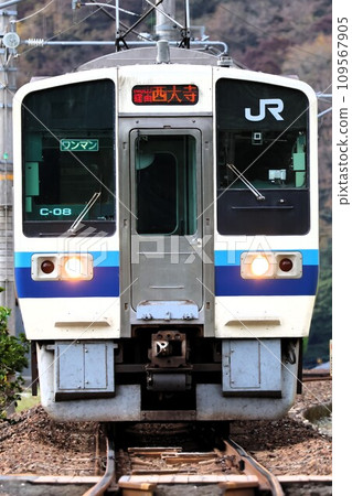 [JR West Japan] The face of the 213 series (Hakubi Line: Hoya - Bitchu Kawamen) 109567905