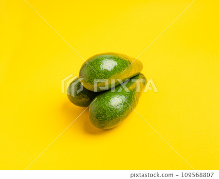 Avocado Isolated, Whole Avokado, Green Avocados Slice, Fresh Alligator Pear, Long Avocado Fruit 109568807