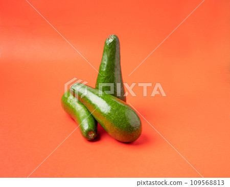 Avocado Isolated, Whole Avokado, Green Avocados Slice, Fresh Alligator Pear, Long Avocado Fruit 109568813