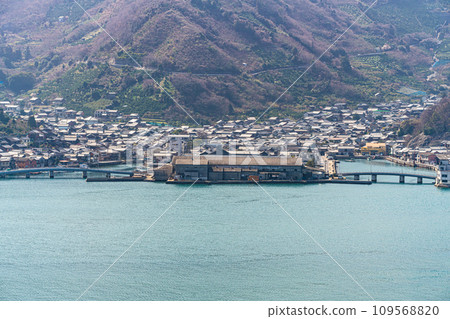 從廣島縣吳市岡村島看到的秋灘飛島街道、大崎下島第3區 從廣島縣吳市岡村島看到的秋灘飛島街道、大崎下島第3區 109568820