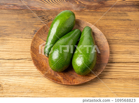 Avocado Isolated, Whole Avokado, Green Avocados Slice, Fresh Alligator Pear, Long Avocado Fruit 109568823