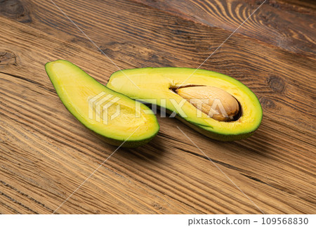 Avocado Isolated, Whole Avokado, Green Avocados Slice, Fresh Alligator Pear, Long Avocado Fruit 109568830