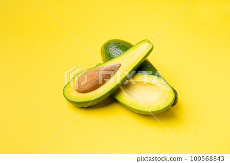 Avocado Isolated, Whole Avokado, Green Avocados Slice, Fresh Alligator Pear, Long Avocado Fruit 109568843