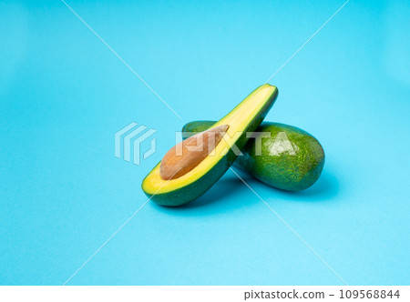 Avocado Isolated, Whole Avokado, Green Avocados Slice, Fresh Alligator Pear, Long Avocado Fruit 109568844