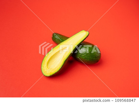 Avocado Isolated, Whole Avokado, Green Avocados Slice, Fresh Alligator Pear, Long Avocado Fruit 109568847