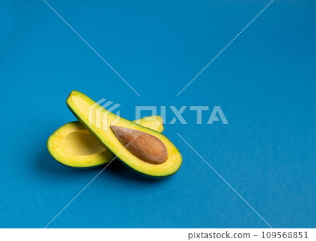 Avocado Isolated, Whole Avokado, Green Avocados Slice, Fresh Alligator Pear, Long Avocado Fruit Avocado Isolated, Whole Avokado, Green Avocados Slice, Fresh Alligator Pear, Long Avocado Fruit 109568851