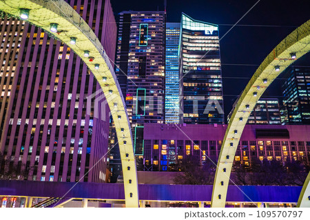Night view of Toronto (Canada) Night view of Toronto (Canada) 109570797