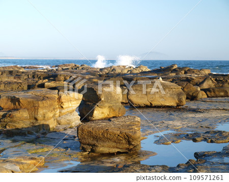 The rocky beach of Mooloolaba, Queensland, Sunshine Coast, Australia in the morning. 109571261