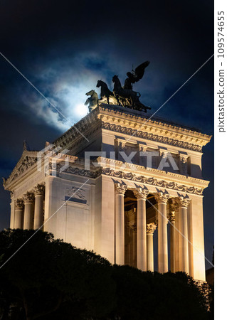 Scenic view of The Quadriga of Liberty on the Vittoriano 109574655
