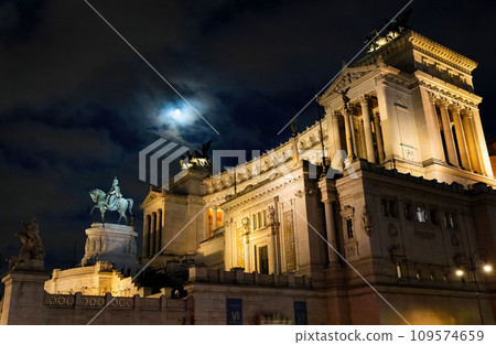 Scenic view of The Quadriga of Liberty on the Vittoriano Scenic view of The Quadriga of Liberty on the Vittoriano 109574659