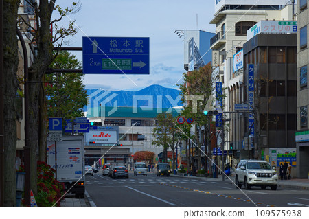 JR Matsumoto Station and autumn leaves JR Matsumoto Station and autumn leaves 109575938