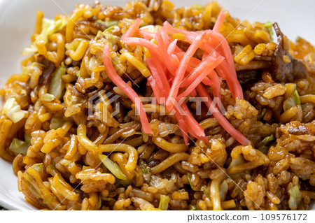 Soba rice. A dish known as a local gourmet dish in Kobe City. Soba rice. A dish known as a local gourmet dish in Kobe City. 109576172
