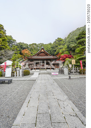 出雲大神宮(京都府龜岡市)正殿與參拜殿 出雲大神宮(京都府龜岡市)正殿與參拜殿 109578020