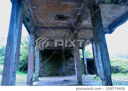 台灣平溪線精通站附近的煤礦遺址和石底斜坡 109578408